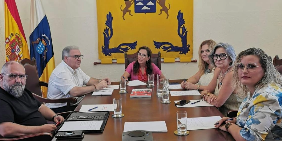 Reunin con la dipitada del Comn en La Palma
