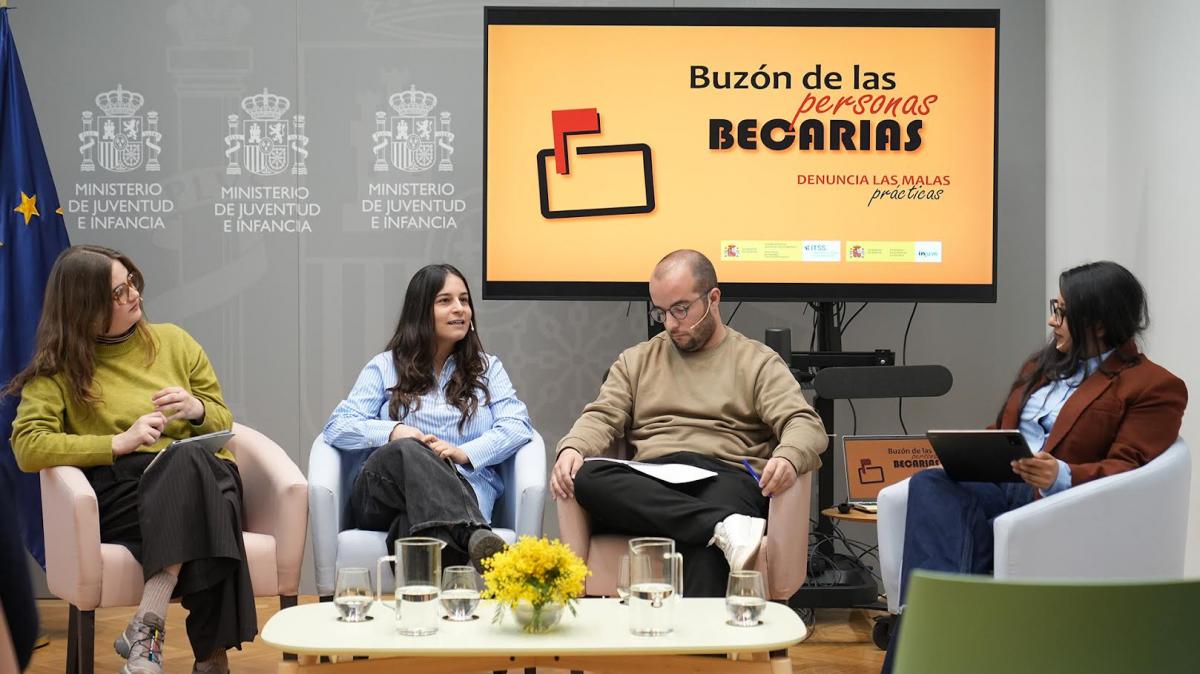 Pau Garcia Orrit, secretaria confederal de Juventud de CCOO, durante el acto de presetación del Buzón de las Presonas Becarias