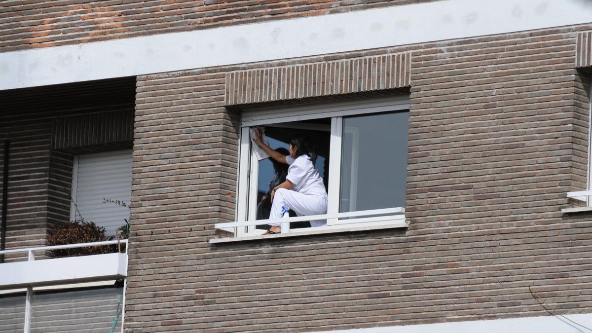 En el promedio mensual del primer cuatrimestre de 2025, 10.391 empleadas de hogar pierden su empleo por una causa que da derecho a prestaciones, pero sólo 3.344 acceden a alguna prestación de desempleo.