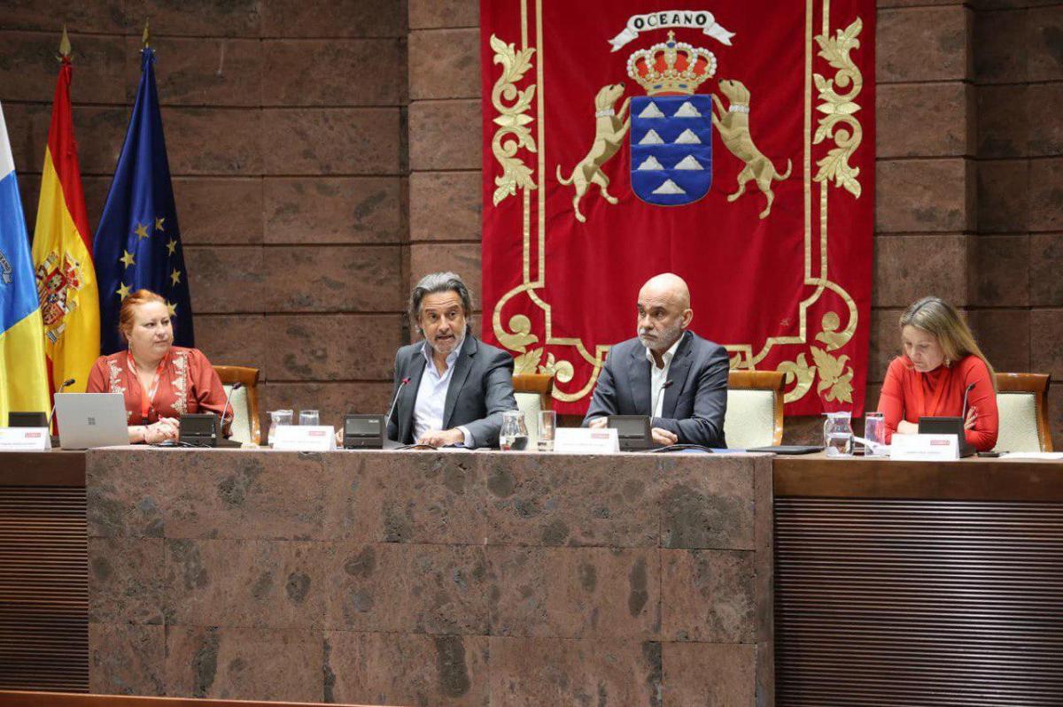 Inauguración (de izda. a dcha.): Vanesa Frahija, Gustavo Mato, Antonio Llorens y Carmen Vidal