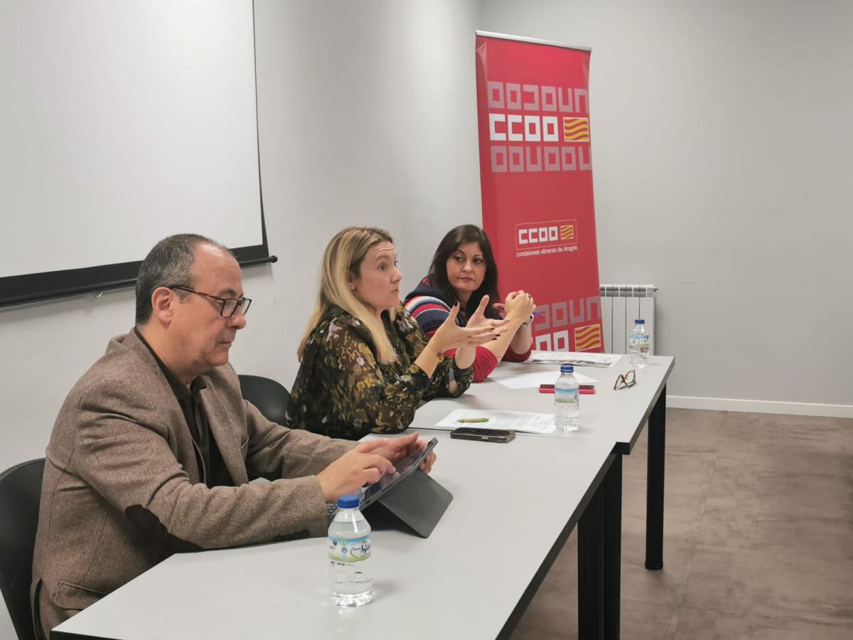 Carmen Vidal, en el centro, durante su intervencin en la jornada.